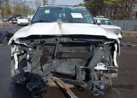 2015 Ford Expedition Limited z USA, uszkodzony, nr VIN 1FMJU2AT0FEF27539